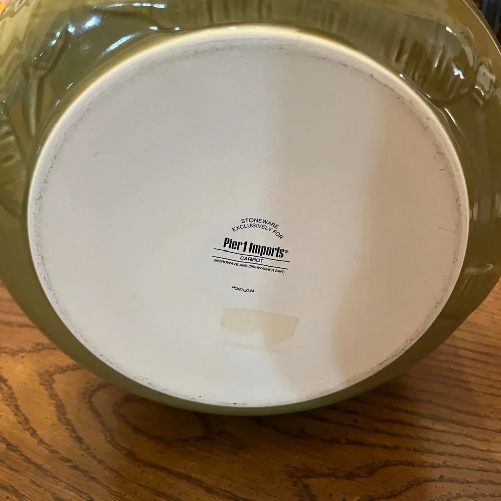 Pier 1 Imports Carrot Embossed Large Green Serving Bowl‎